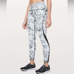 Lululemon train times 7/8 pant light garden white black sz 2